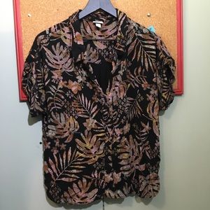 Woman’s short sleeved print shirt XXL